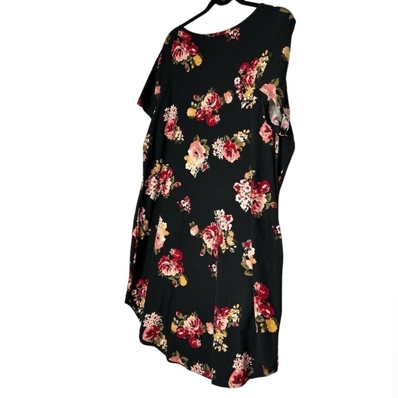 Sauci Plus Black floral Tshirt Dress 2X - Picture 2 of 5